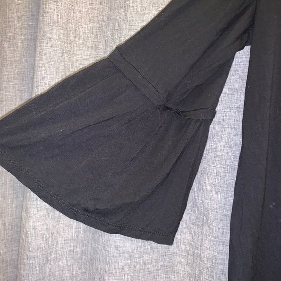 ❤️WOMENS large Painted Heart black ruffle sleeve top - Picture 2 of 6